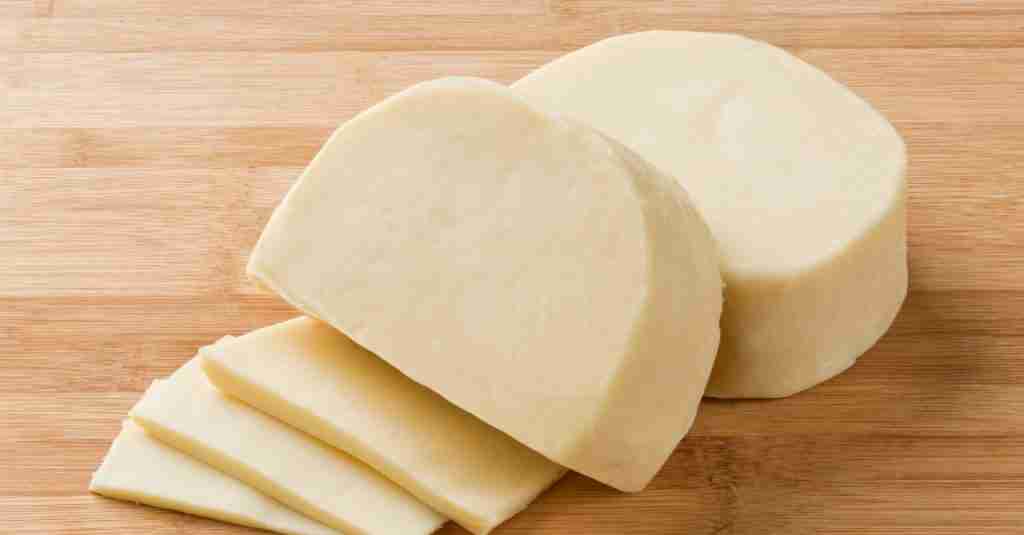 What Cheese Goes on Pizza The Most Popular Cheese Types to Use